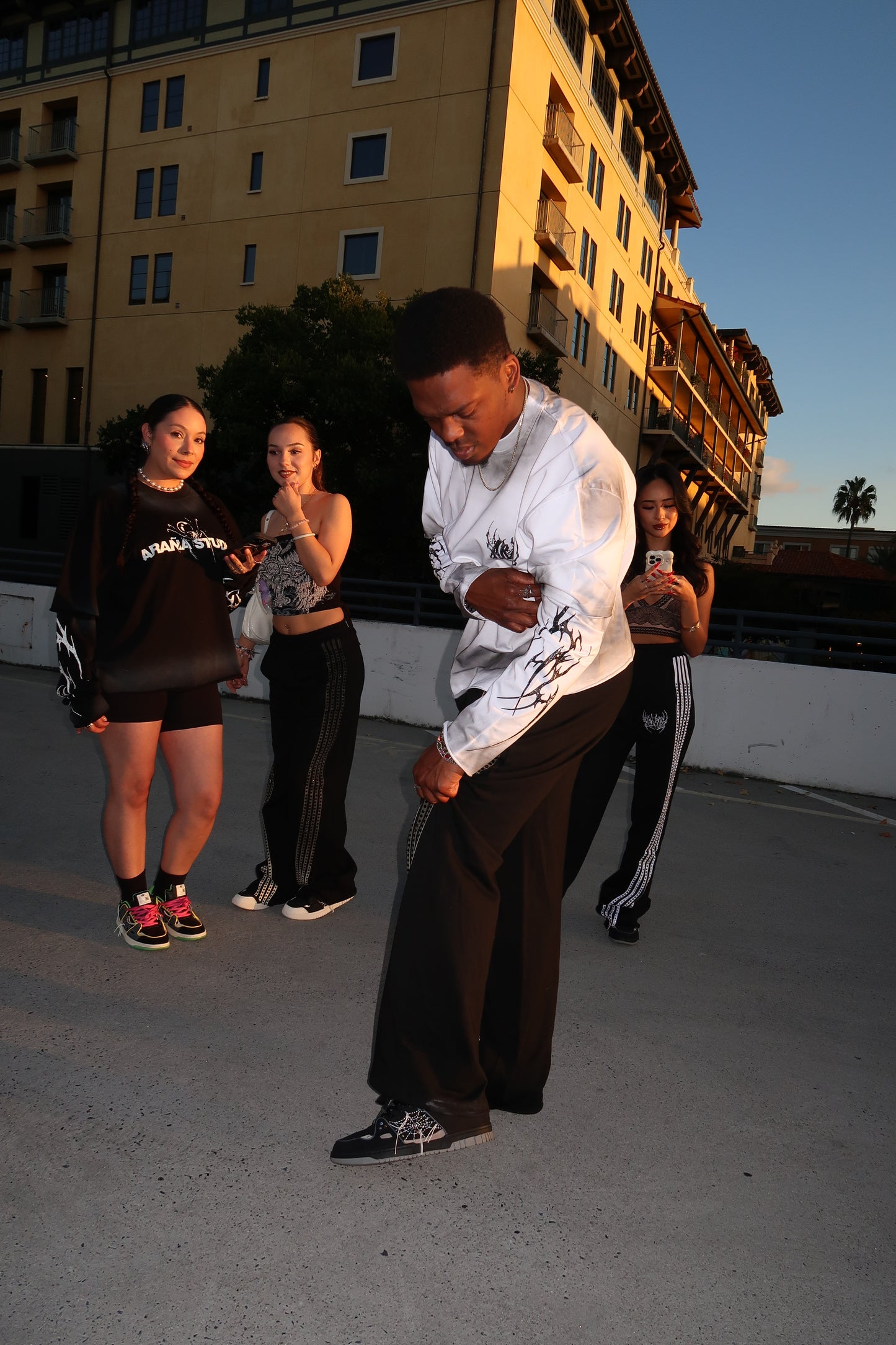 Araña Airbrush Black Tee